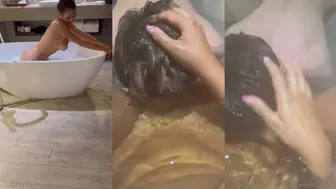 GraceWearsLace Nude Bath Cunnilingus OnlyFans Video Leaked
