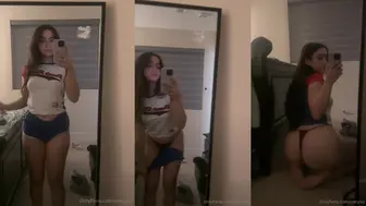 Zoeyiso Mirror Strip OnlyFans Video Leaked