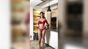 Aria Khan Onlyfans Full Naked Dining Table Masturbation Video Leaked