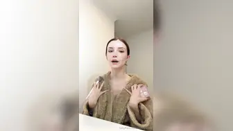 Dainty Wilder Nude Boob Tease Makeup Time Video Leaked