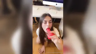 Lauren Alexis Onlyfans Dildo Deepthroat On Knees POV Video Leaked
