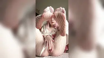 Alicemoonvip Onlyfans Pussy Play In Fishnet Selfie Video Leaked
