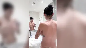 Mia Khalifa Onlyfans Naked Bath Tease Happy Life Livestream Video Leaked