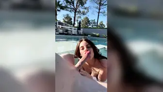 Alexa Pearl Pleasures A Dick In The Pool Onlyfans Video Leaked