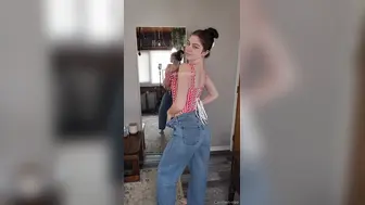 Carmen Rae Onlyfans Topless Strip Teasing Selfie Video Leaked