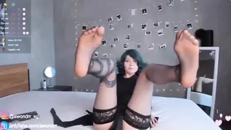 Tatsumaki cosplayer teases herself until she squirts