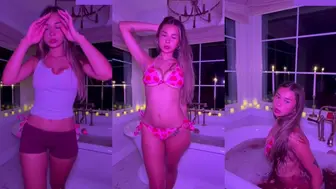SophieRaiin_Strips To A Bikini In The Bathtub onlyfans POV Video Leaked
