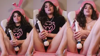 HannahOwo Enjoying Her Pussy Pleasure with Her Vibrator Massage POV Video Leaked