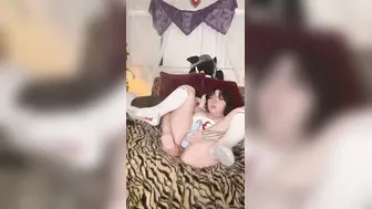 Caxxide Strips Naked And Masturbates With Sex Toys On Her Bed Onlyfans Leak