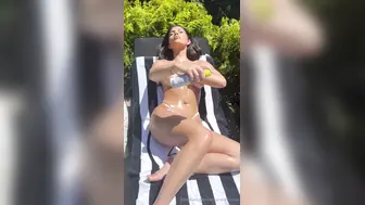 Amanda Trivizas Strips Naked Enjoying Oily Sun Bath Onlyfans Video Leaked