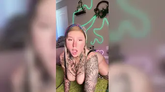 Skylar Vox Enjoys Orgasm After Reviewing Her New Sex Machine Onlyfans Leak