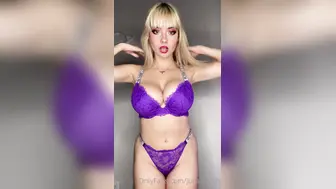Julia Burch Sexy Sister Teasing In Hot Lingerie Onlyfans Selfie Leaked