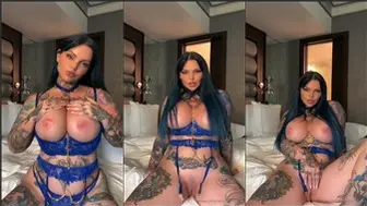 Riae Strips Naked n Rubs Her Pussy Filming Selfie Onlyfans Solo Leaked