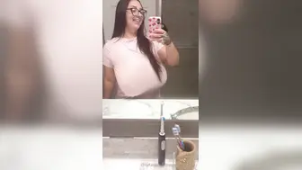 ThatGreenEyedGirl22 Boob Teasing While Filming Mirror Selfie Onlyfans Video Leaked