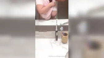 ThatGreenEyedGirl22 Boob Teasing While Filming Mirror Selfie Onlyfans Video Leaked