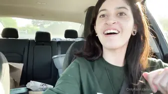 Alaska Zade Onlyfans Handjob To Boyfriend Inside Car While On Trip BG Sex Video Leaked