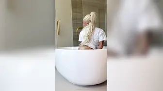 Jackie Laurito Aka nami_m0mmy_vip Onlyfans Teasing Topless Strip In Tub Video Leaked