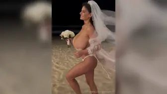Wendy Fiore Topless Bride At Beach Wedding Bounces Her Big Boobs Onlyfans Video Leaked