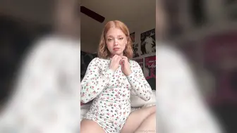 Mila Cherry Strips Naked & Enjoys Orgasm Fingering Her Soft Pussy Onlyfans Selfie Leaked