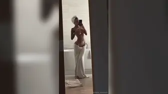 Alena Omovych Topless Filming After Bath Selfie Onlyfans Video Leaked