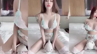 Jenna Chew Stuffed Animal Tease OnlyFans Video Leaked