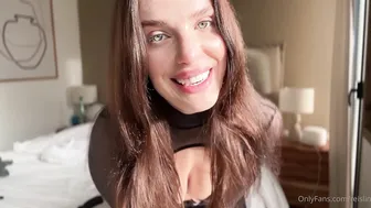 Reislin Closeup Vibrator Squirt Onlyfans Video